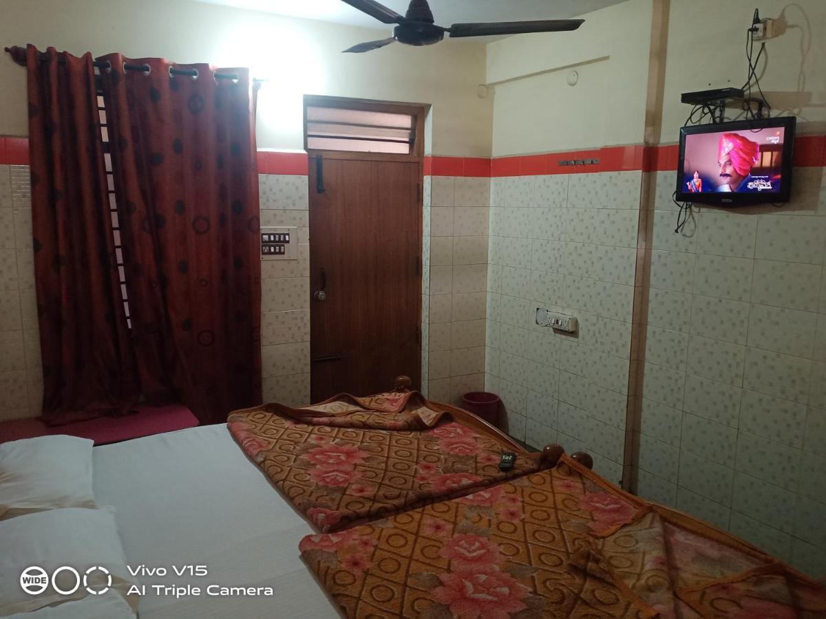 Sharada Kk Residency Villa Mysore Rum bild